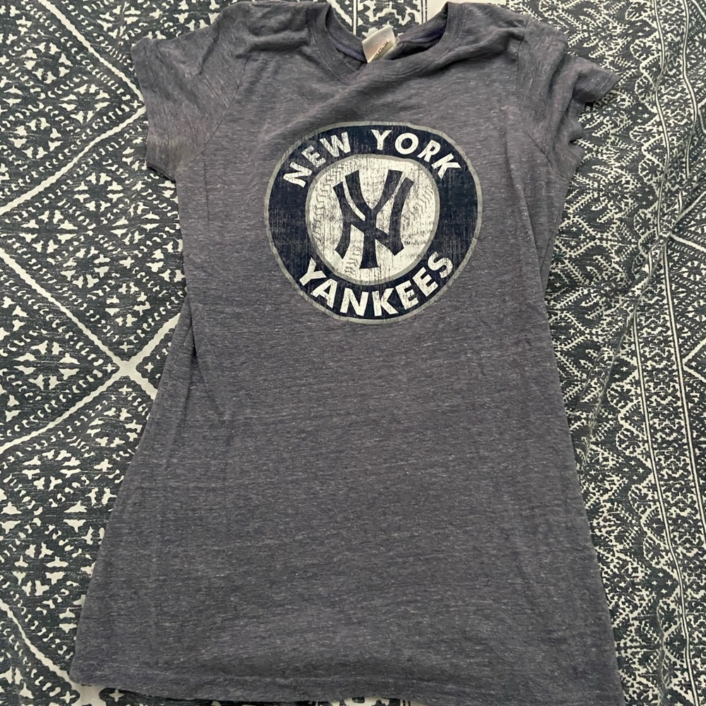 Yankees t-shirt